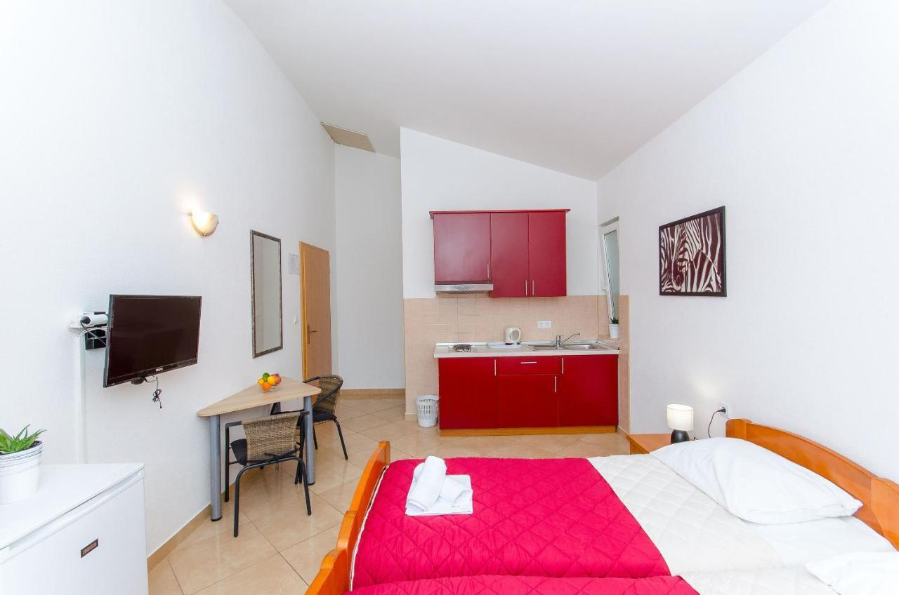 Apartments Seaview Tucepi Exterior photo