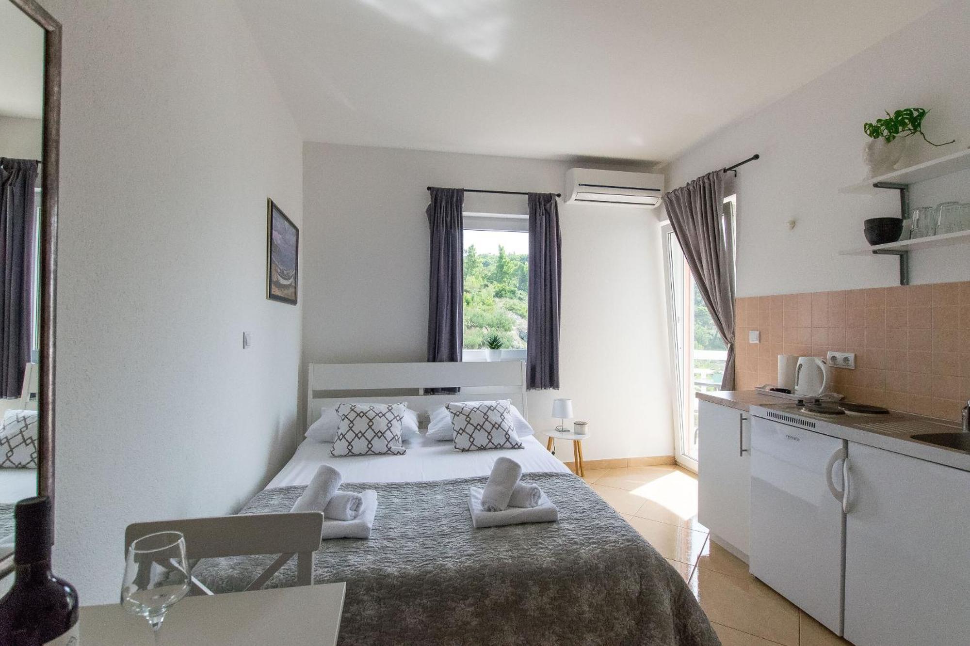 Apartments Seaview Tucepi Exterior photo