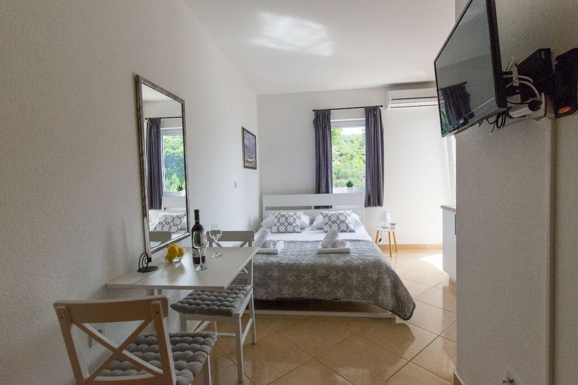 Apartments Seaview Tucepi Exterior photo