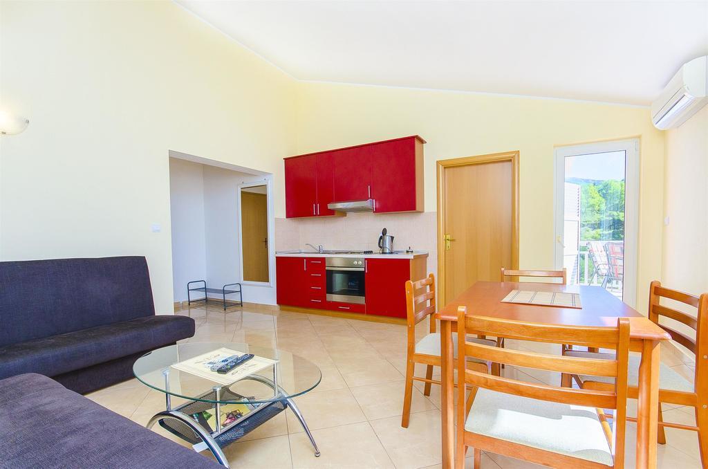 Apartments Seaview Tucepi Exterior photo