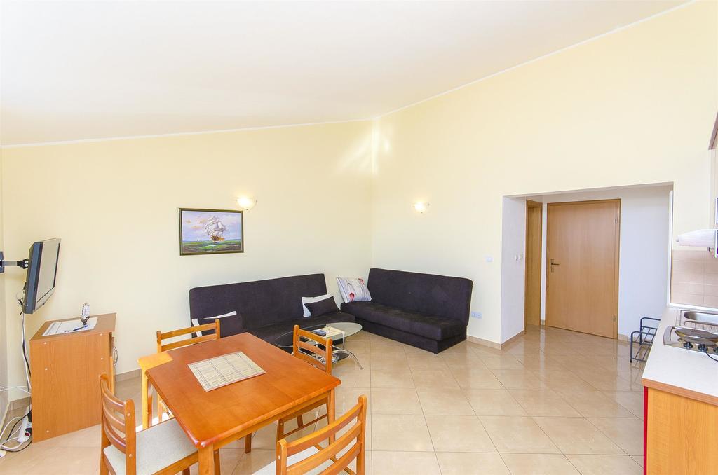 Apartments Seaview Tucepi Exterior photo