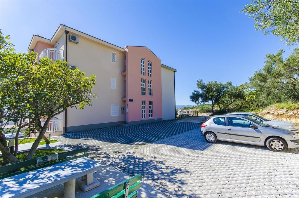 Apartments Seaview Tucepi Exterior photo