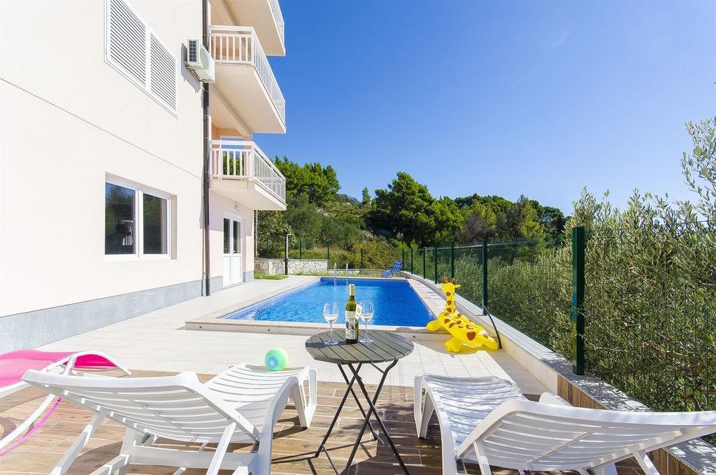 Apartments Seaview Tucepi Exterior photo